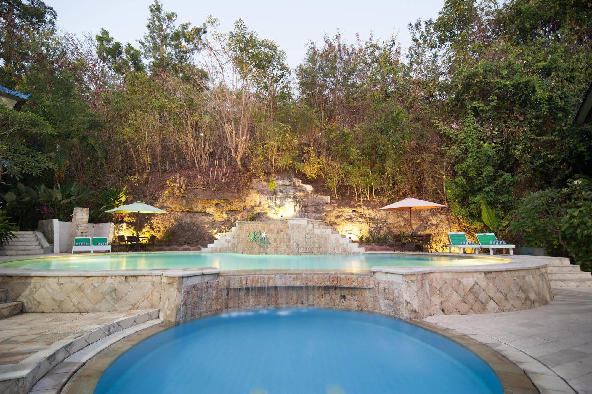 Beji Bay Resort Padangbai  Exterior photo